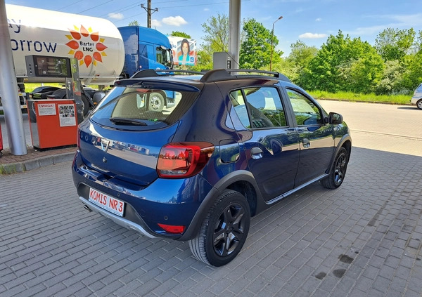 Dacia Sandero Stepway cena 38900 przebieg: 53000, rok produkcji 2017 z Ostrów Wielkopolski małe 529